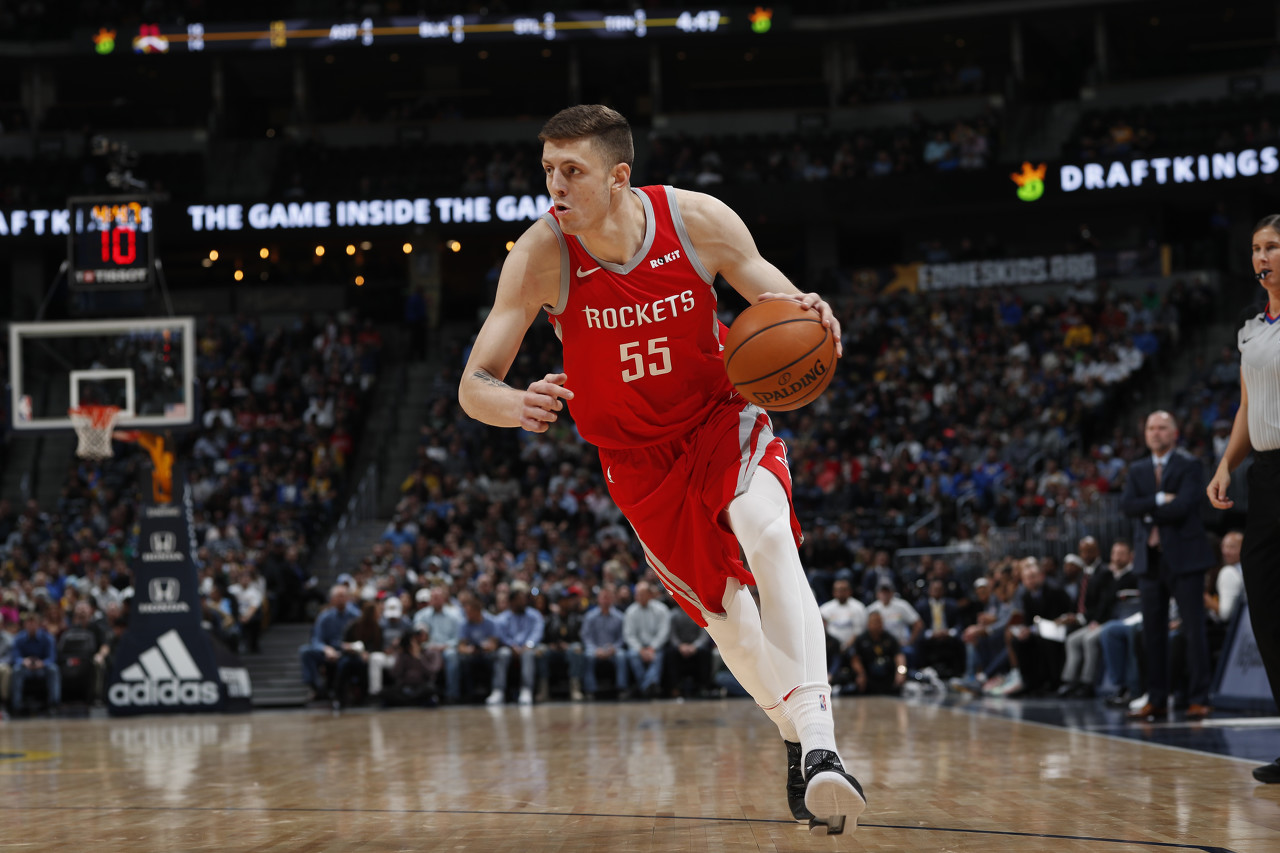 哈滕:有人剛進(jìn)聯(lián)盟時(shí)上不了場(chǎng)就不再支持隊(duì)友 得到機(jī)會(huì)前要堅(jiān)持