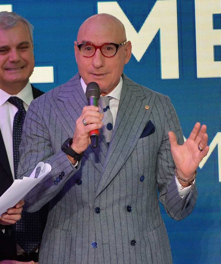 名宿:棄用萊奧可能讓豐塞卡失去帥位,奧卡福和萊奧一樣不回防