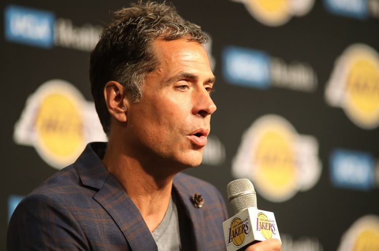 隊(duì)記:湖人仍將在交易市場保持侵略性 傾向在截止日臨近時(shí)出首輪