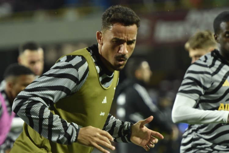 米體:孔蒂要求冬季引援補(bǔ)強(qiáng),那不勒斯有意達(dá)尼洛&法喬利&比拉吉