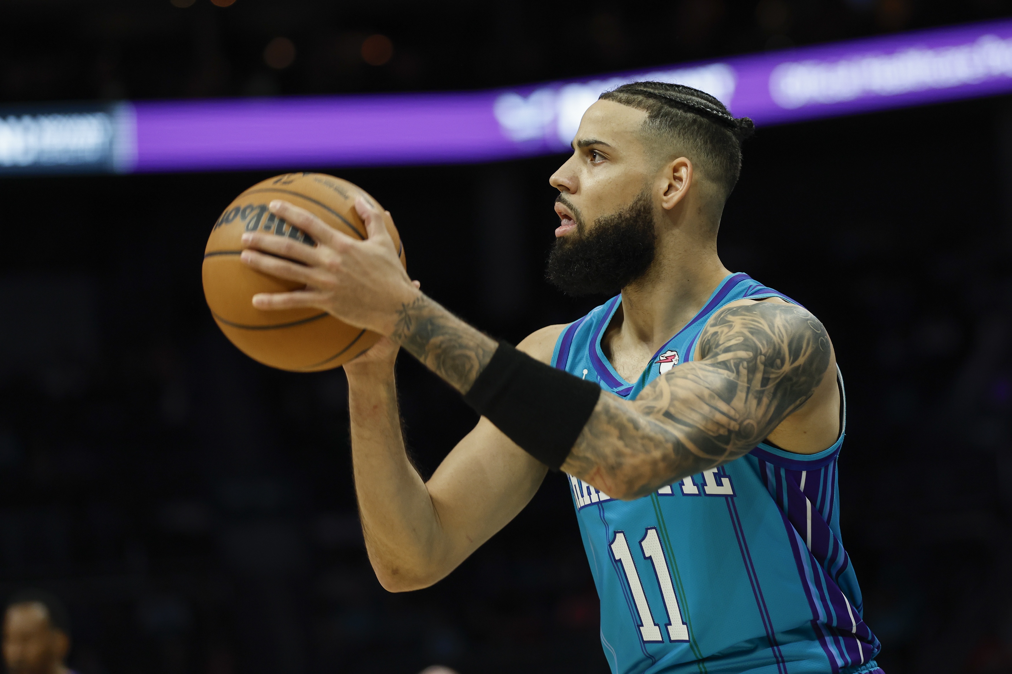 理查茲談科迪-馬?。何覀兿嘈潘芊廊魏稳? 無(wú)論是歐文或恩比德