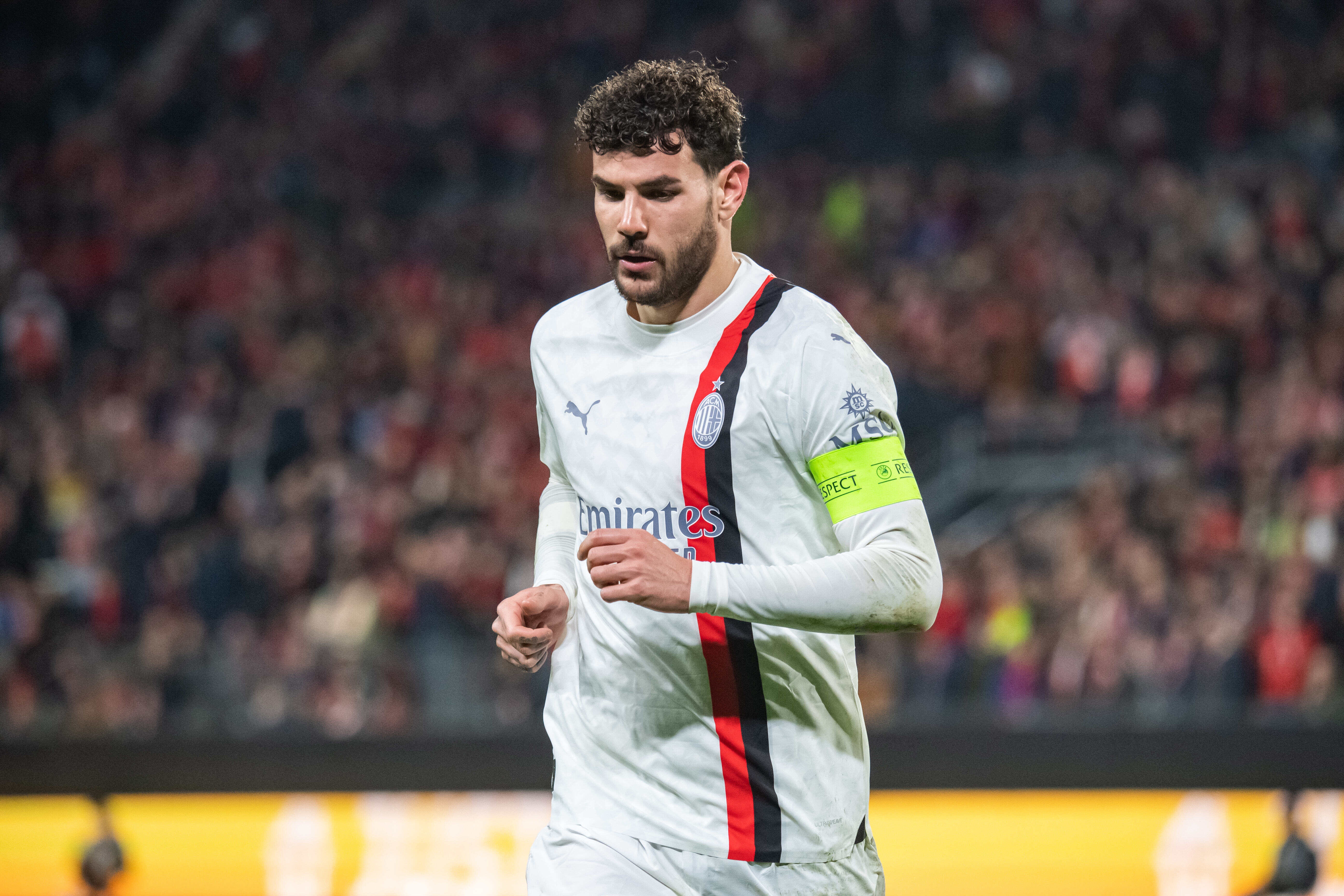 斯基拉：特奧在等米蘭的續(xù)約報(bào)價(jià)，他在米蘭感到非常滿意