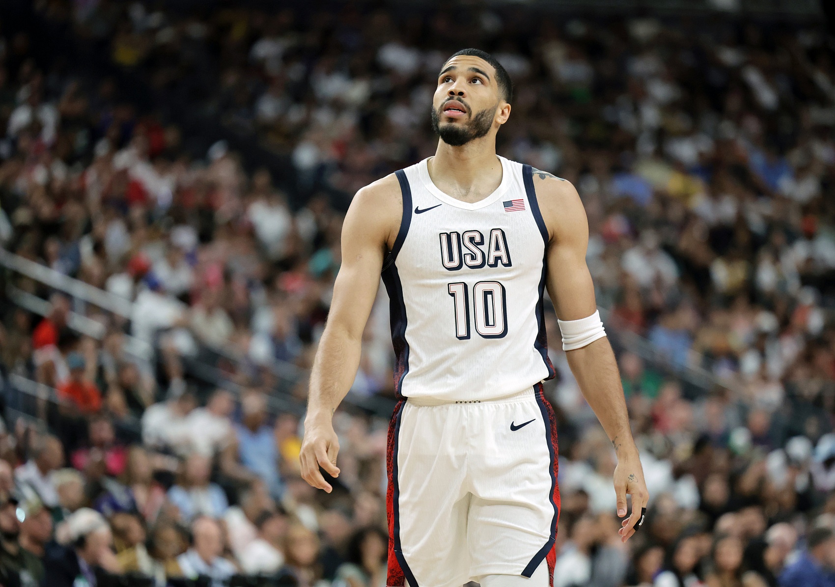 霍勒迪談塔圖姆被DNP：他沒有鬧脾氣 仍認真訓(xùn)練做好一切準(zhǔn)備