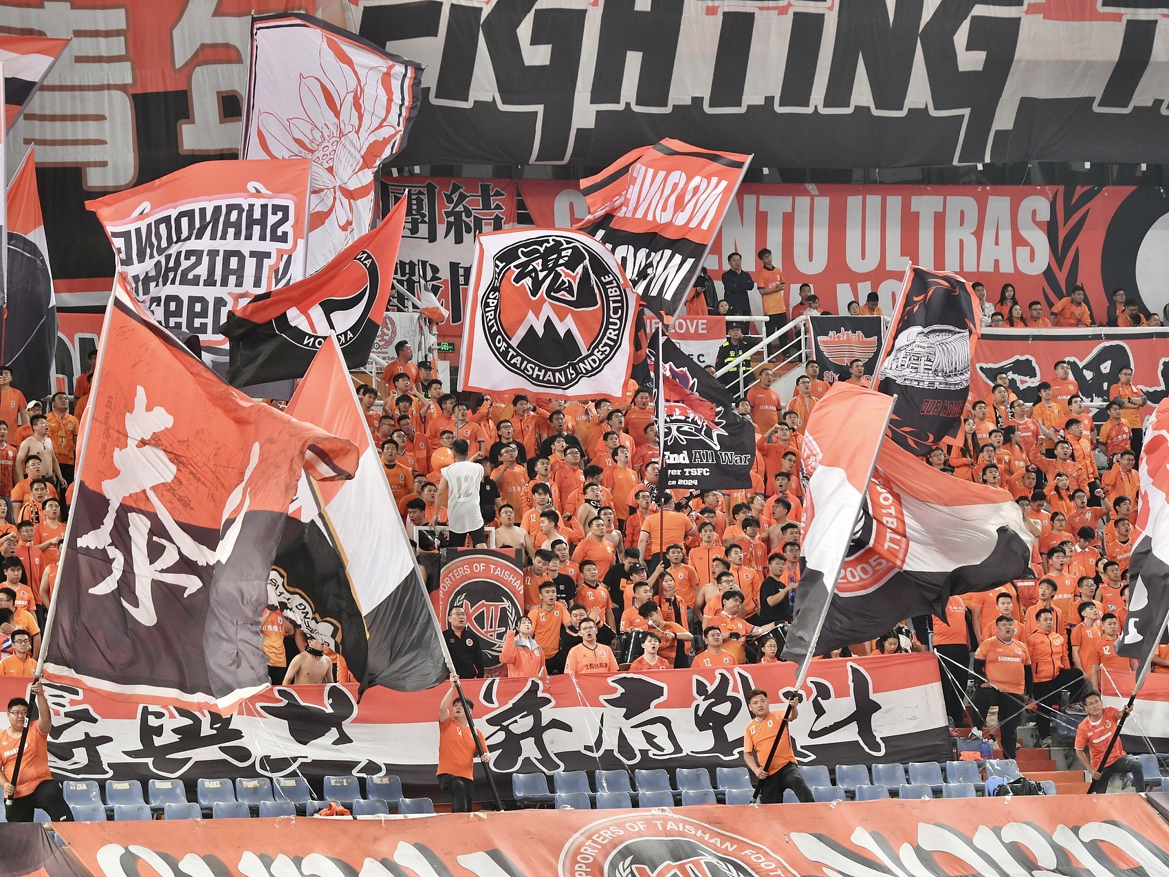 沒開玩笑？李璇：泰山該換種活法，極端點(diǎn)像廣州隊(duì)一樣的模式都好