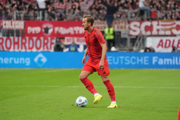 克洛澤:凱恩罰點(diǎn)時(shí)很會(huì)欺騙門將,想阻止他得用雙重假動(dòng)作