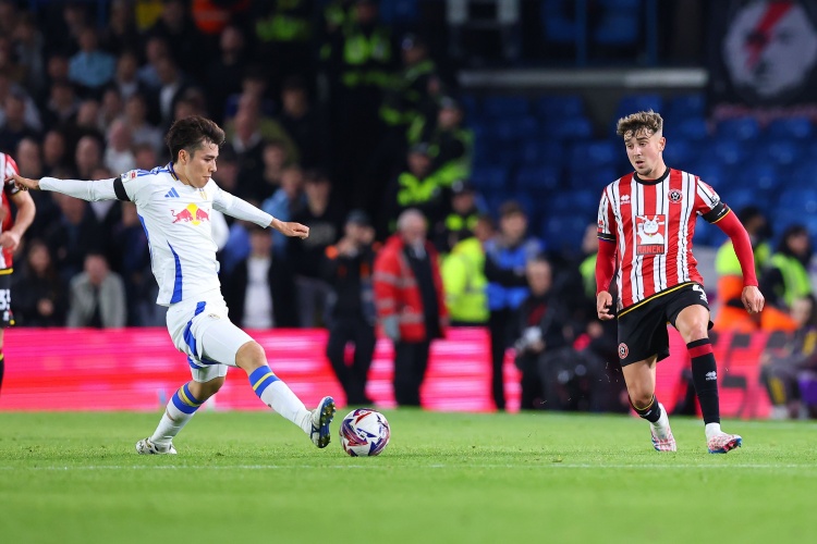 利茲聯(lián)官方:日本中場田中碧入圍英冠10月最佳球員候選