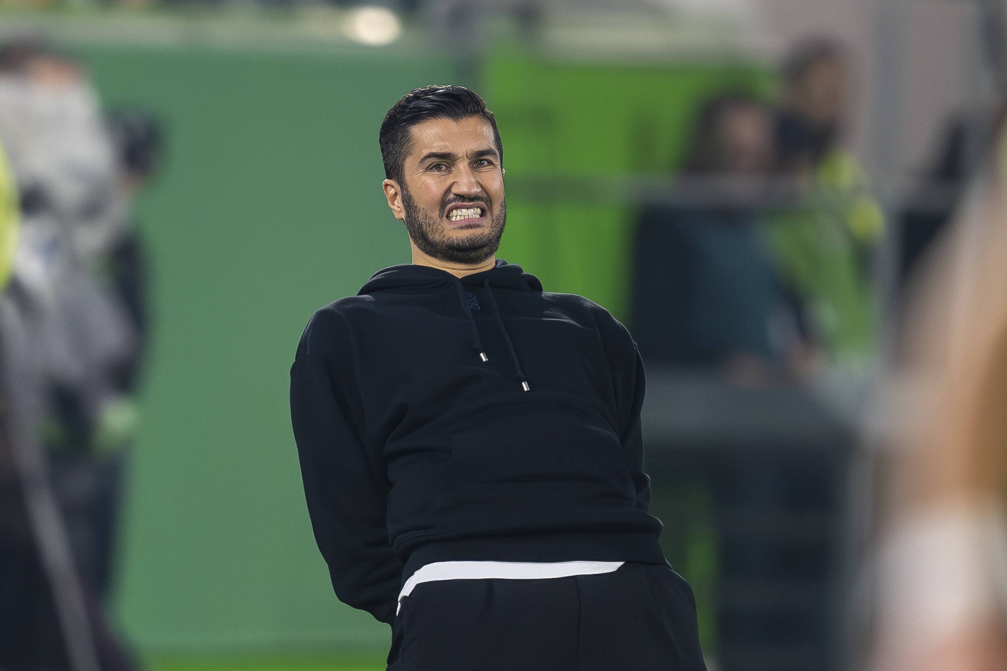 圖片報：戰(zhàn)平霍村后沙欣召開更衣室會議，多特3年來12月未嘗一勝