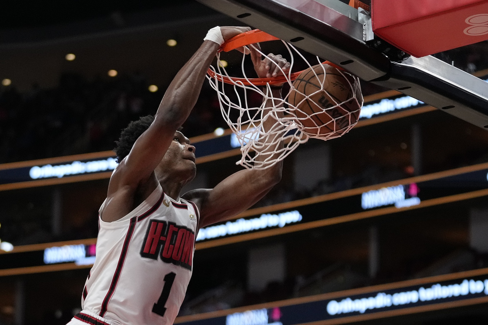 核心已在陣中！阿門(mén)過(guò)去4場(chǎng)場(chǎng)均15.8分9.8板2.8斷2帽
                <div   id=