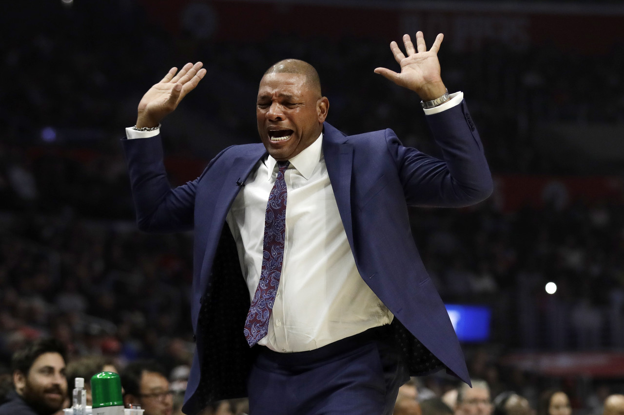 全隊(duì)24分字母獨(dú)得22分？老里：現(xiàn)在看很特別 但當(dāng)時(shí)我慌了
                <div   id=